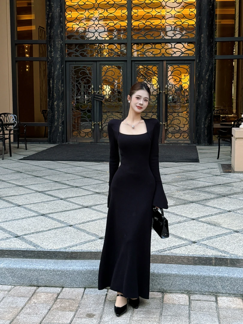 法式喇叭长袖复古气质连衣裙秋季新款修身显瘦收腰长裙