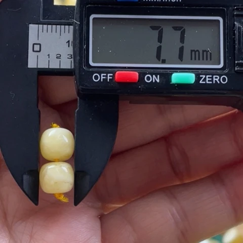 【闪购商品】未镶嵌蜜蜡裸石5杂