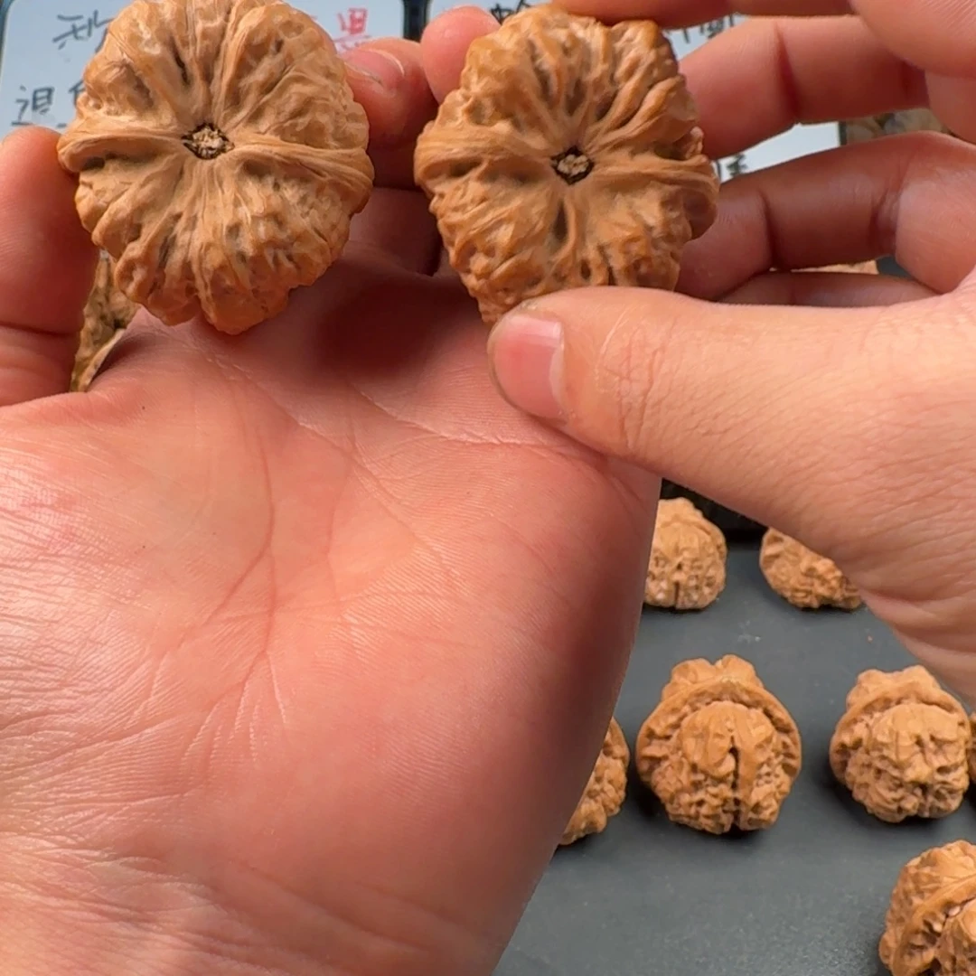 咖***胜文玩核桃吊坠蛤蟆的眼睛是真的好看啊我的天啊我