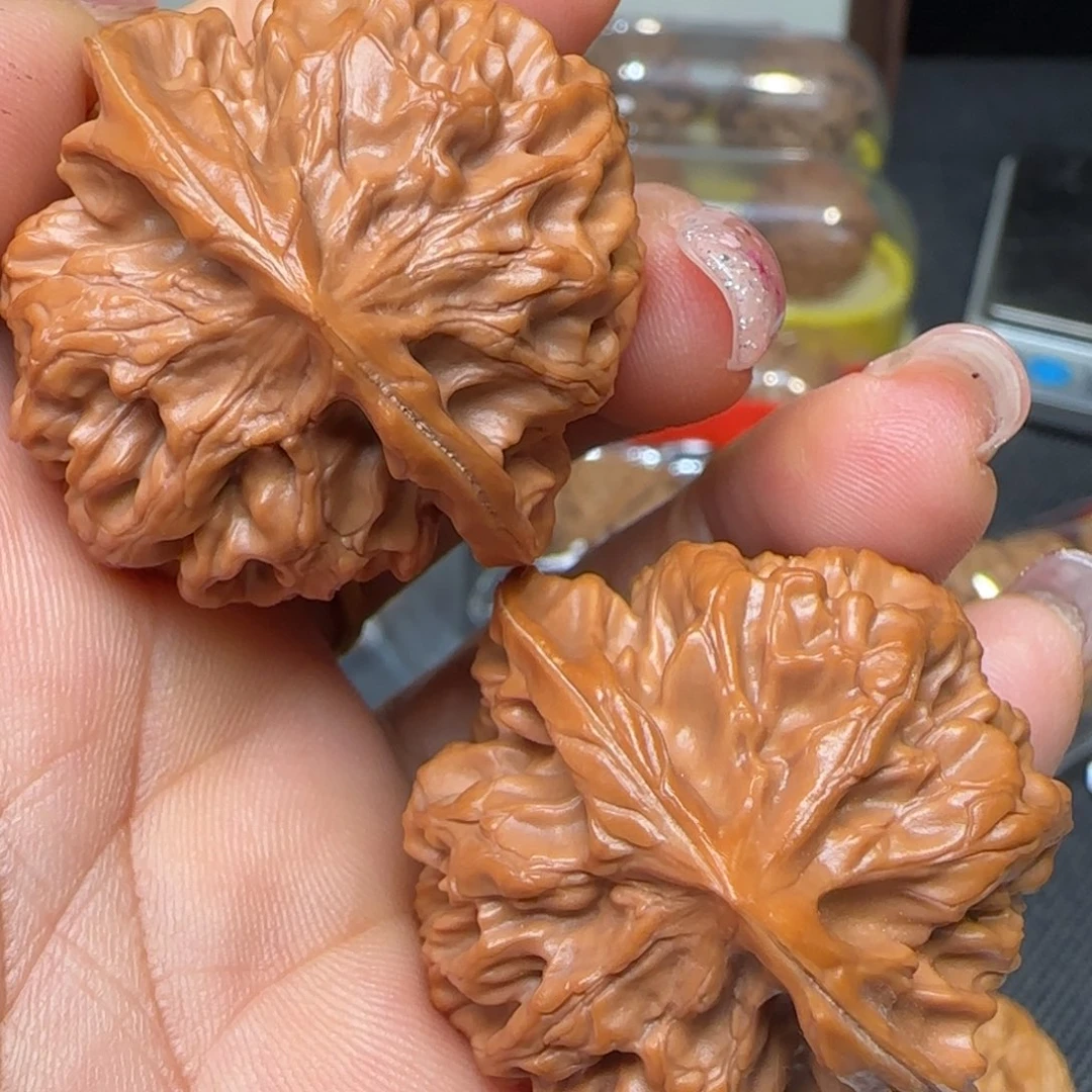 文玩核桃吊坠39野生花王