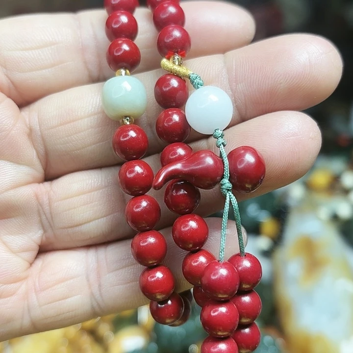 蛇纹石玉颈饰合金