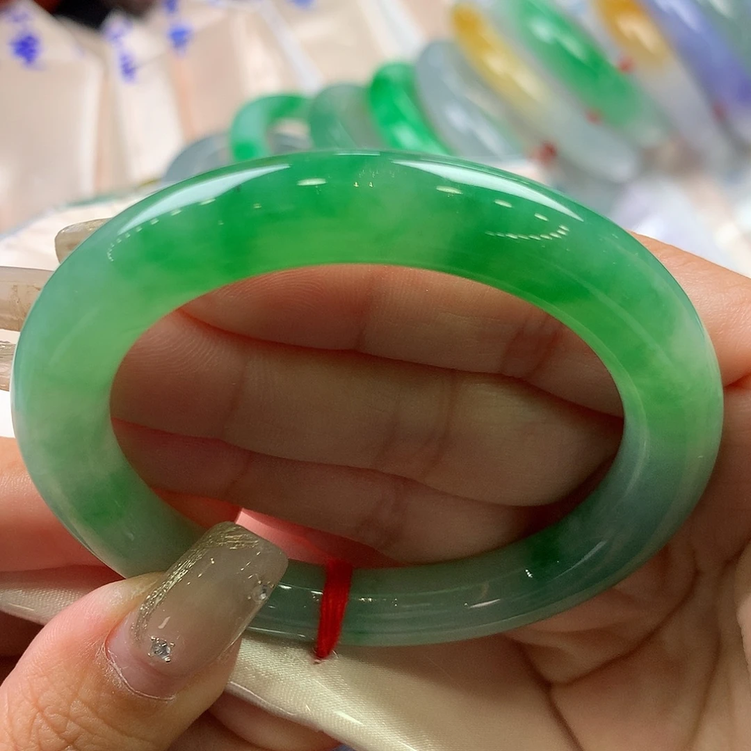 丹***行翡翠未镶嵌手镯52圆条