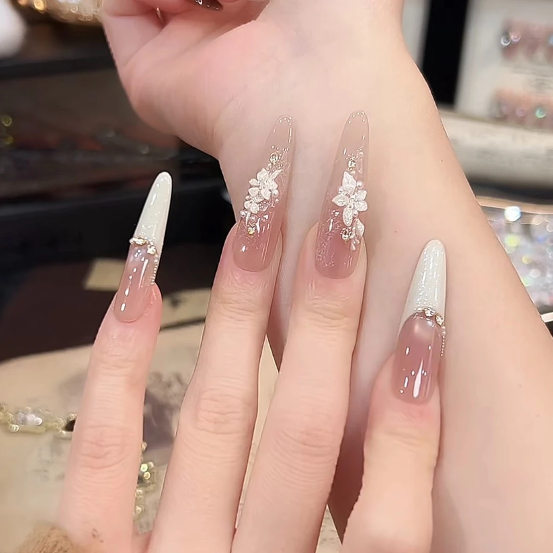 【初雪】L手工穿戴甲纯欲气质指尖渐变淡雅高级指甲贴