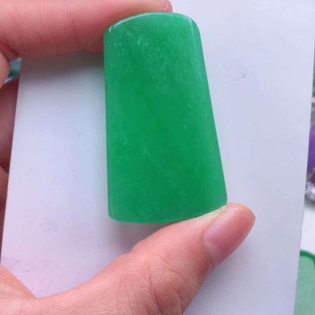 天然的缅料a货吊坠挂件