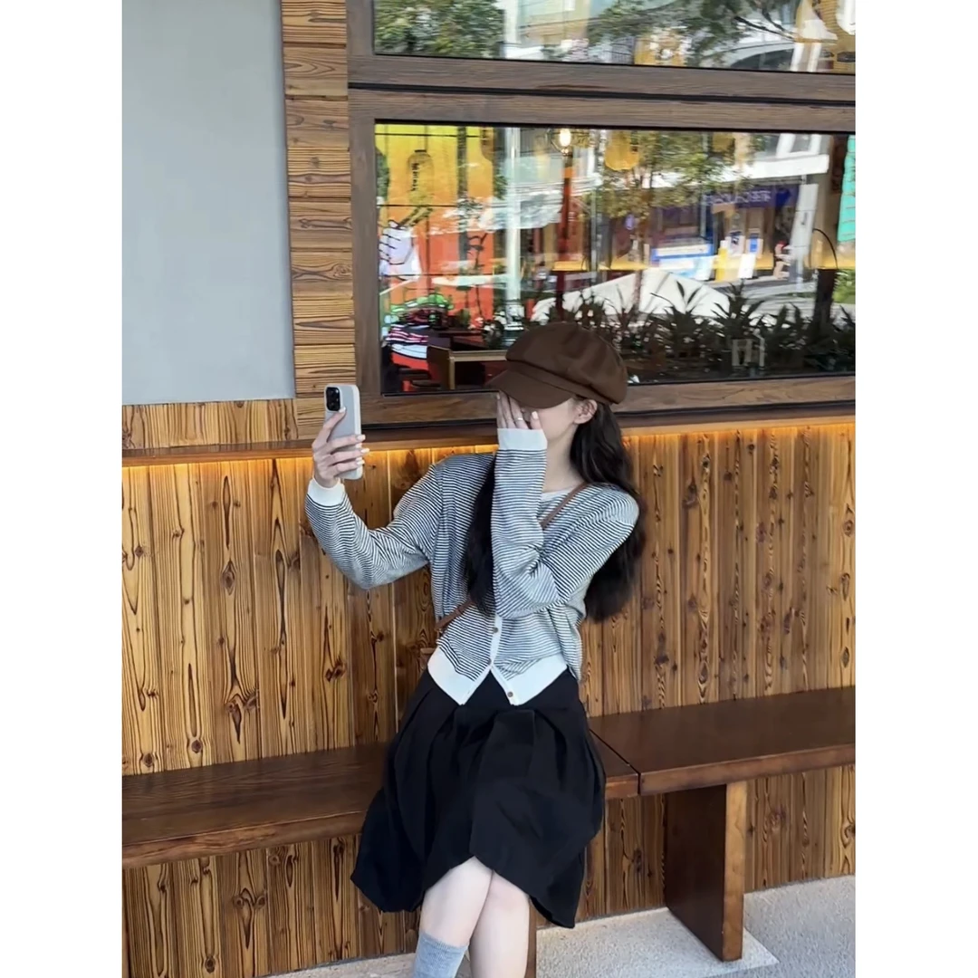 M-88025#一整个慵懒随性感~软糯舒适条纹针织小衫