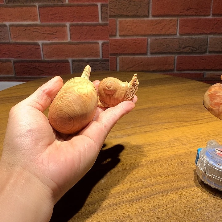 柏木（崖柏）L****强蜗牛