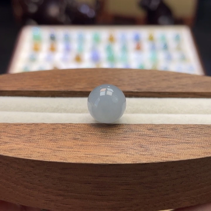 散珠翡翠蓝紫底圆珠卡10.3mm