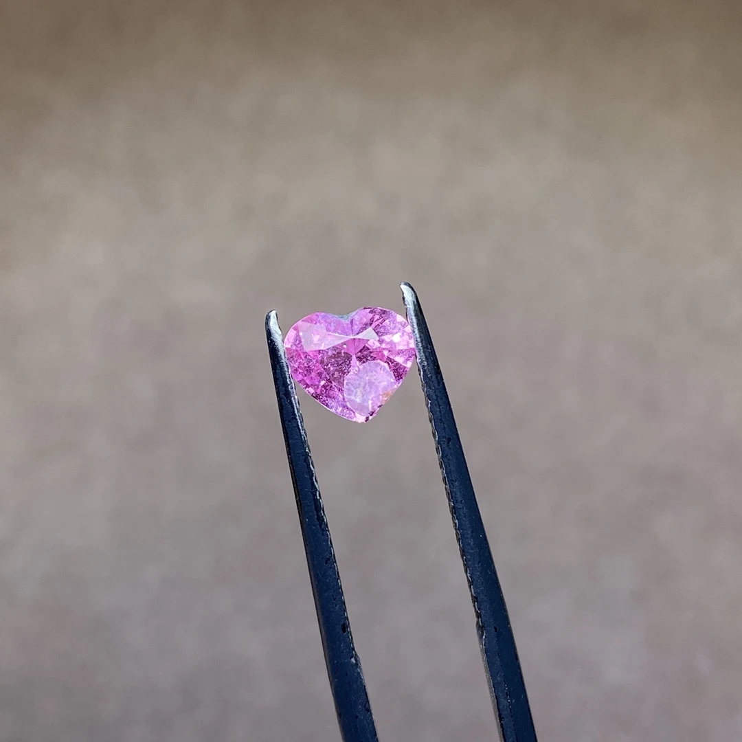 23T2622 无烧粉色蓝宝石  0.90克拉