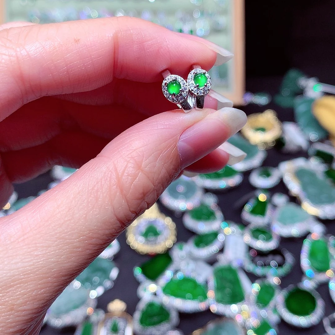 【闪购商品】翡翠吊坠(不含链)未镶嵌