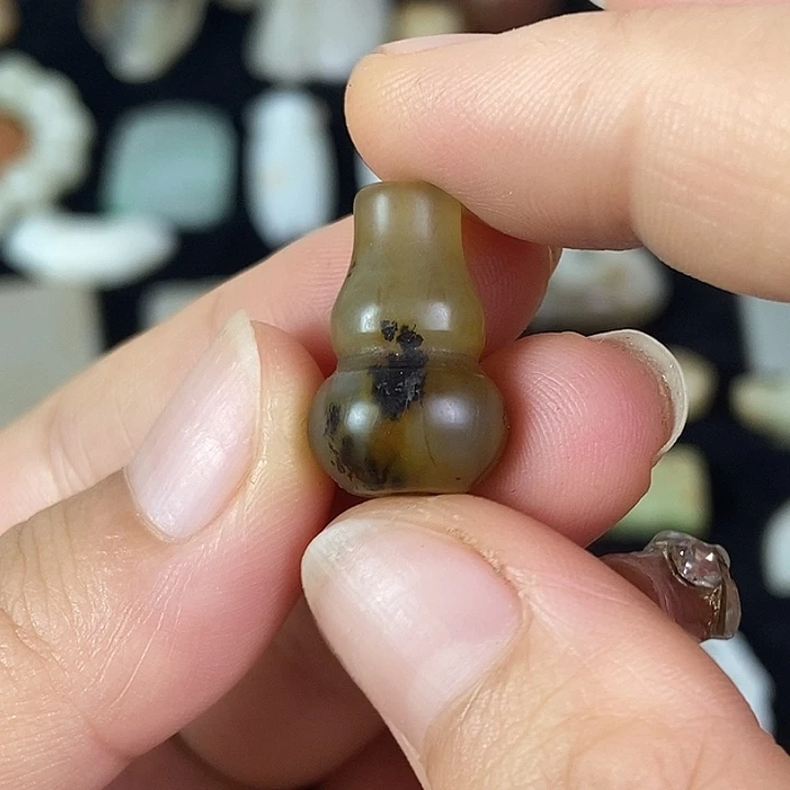 和田玉（糖玉）未镶嵌挂件