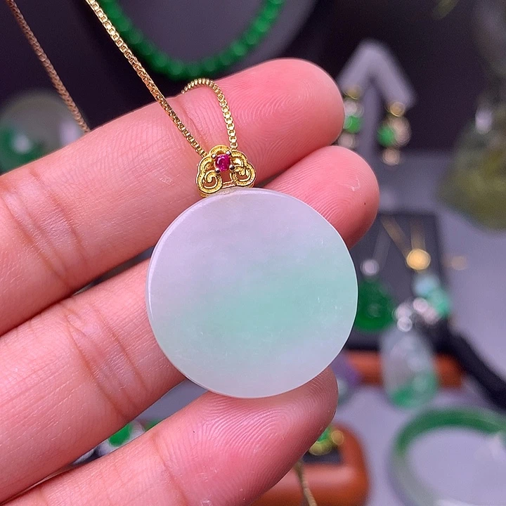 吊坠(赠链)未镶嵌翡翠