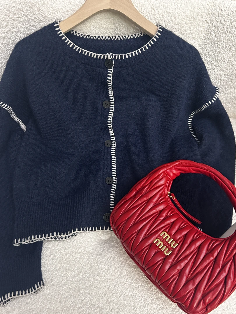 【高定私服系列】蓝色妖姬 墨河线条 显薄王 圆领毛衣