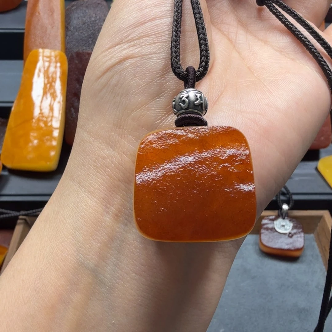 未镶嵌吊坠(赠链)琥珀