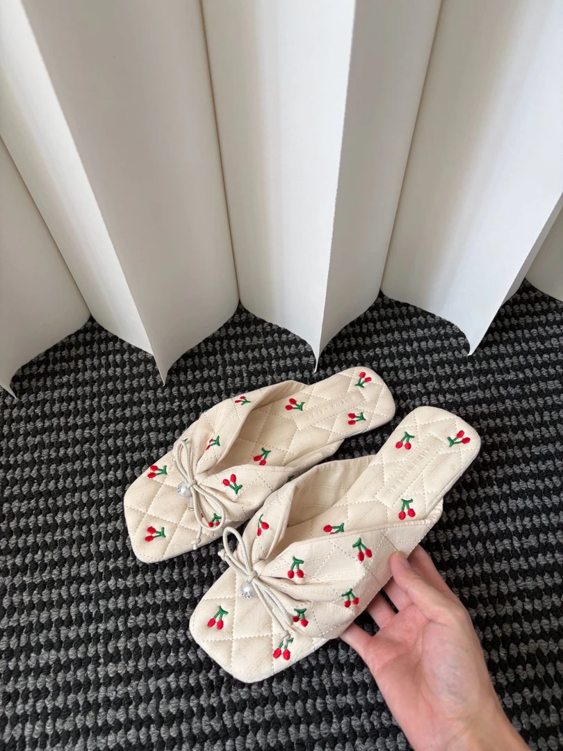 蝴蝶结珍珠平底人字拖女2025夏季新款外穿百搭凉拖鞋