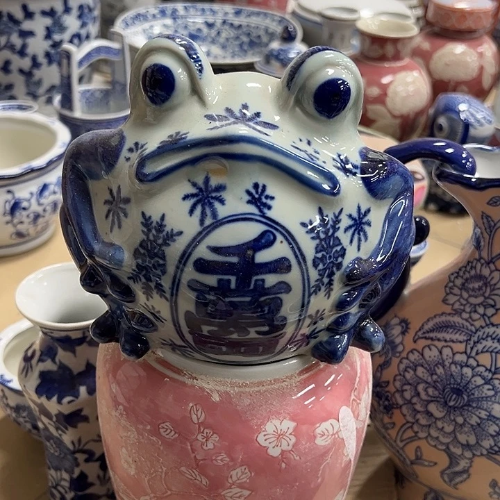 瓷片微瑕陶瓶。。。。。。。。。。。。。。。