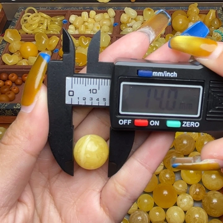 （***康蜜蜡未镶嵌珠宝奇石