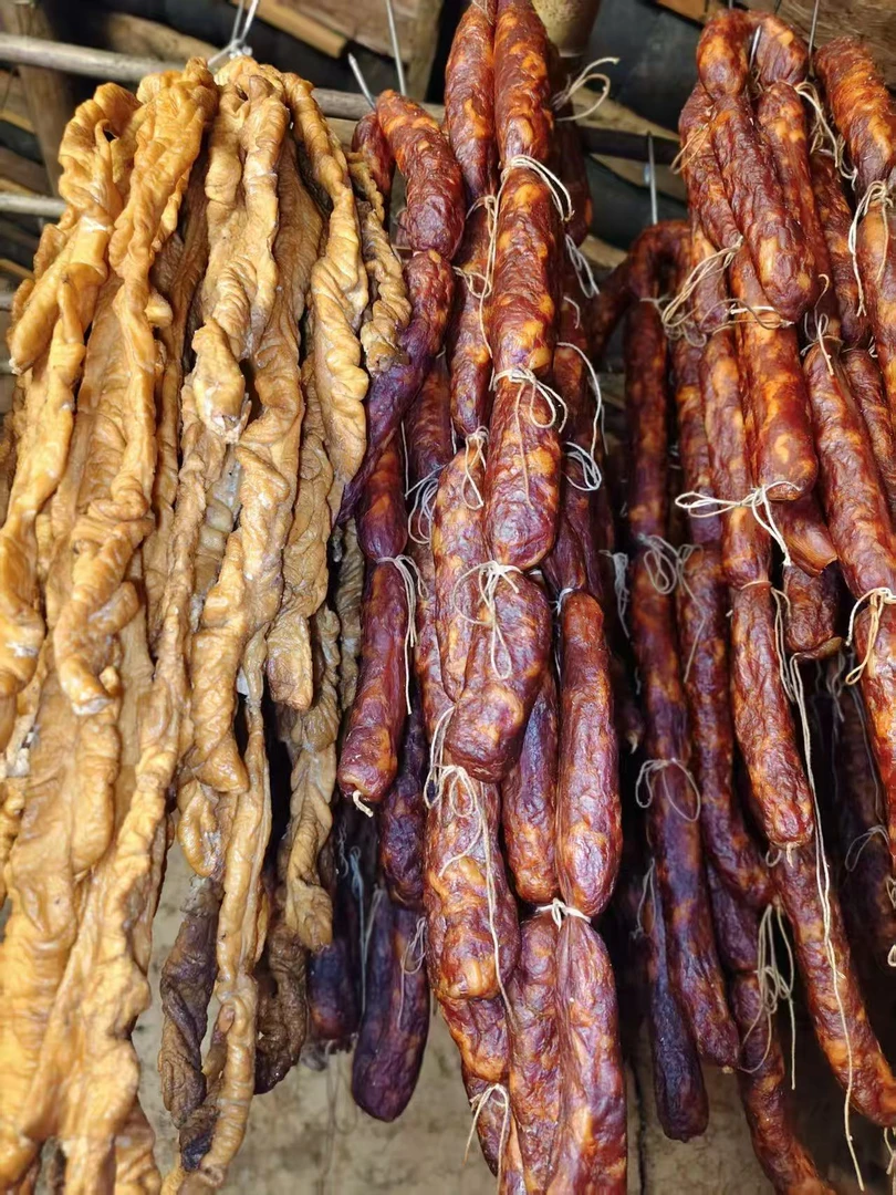 （抖音套餐）视频同款麻辣香肠拱嘴排骨舌头耳朵猪脚排骨肠大肠小肠