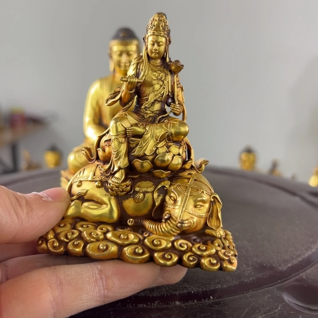 君**珺佛像的造型和造型