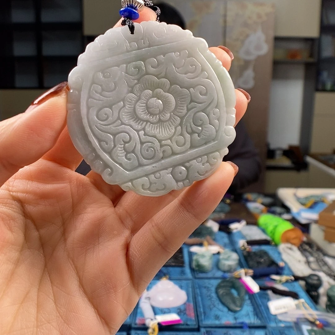 颈饰未镶嵌翡翠一