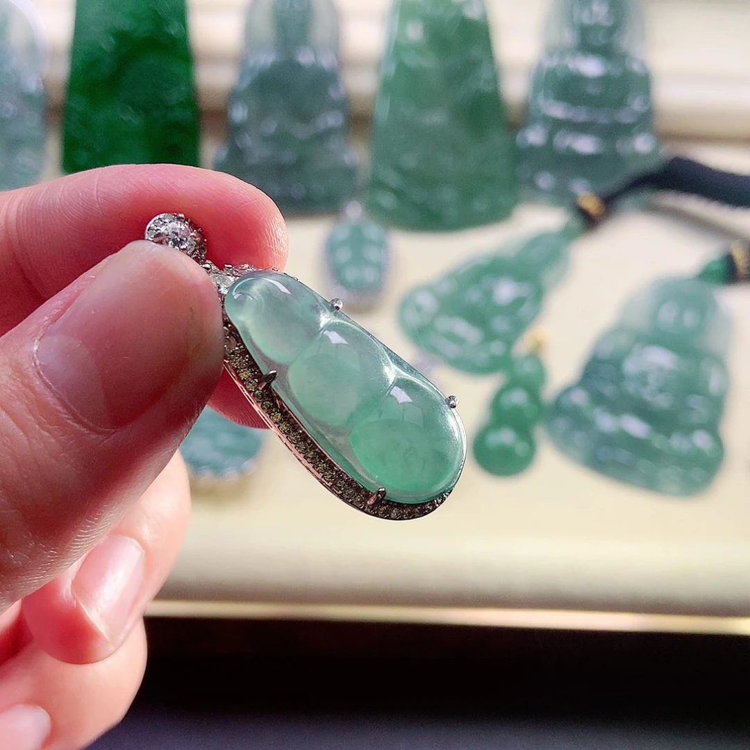 【闪购商品】翡翠颈饰未镶嵌天然