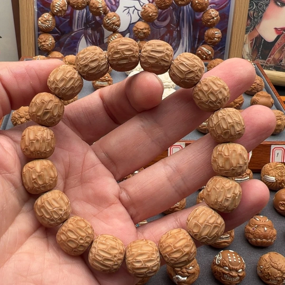 猴头核桃吊坠逆鳞