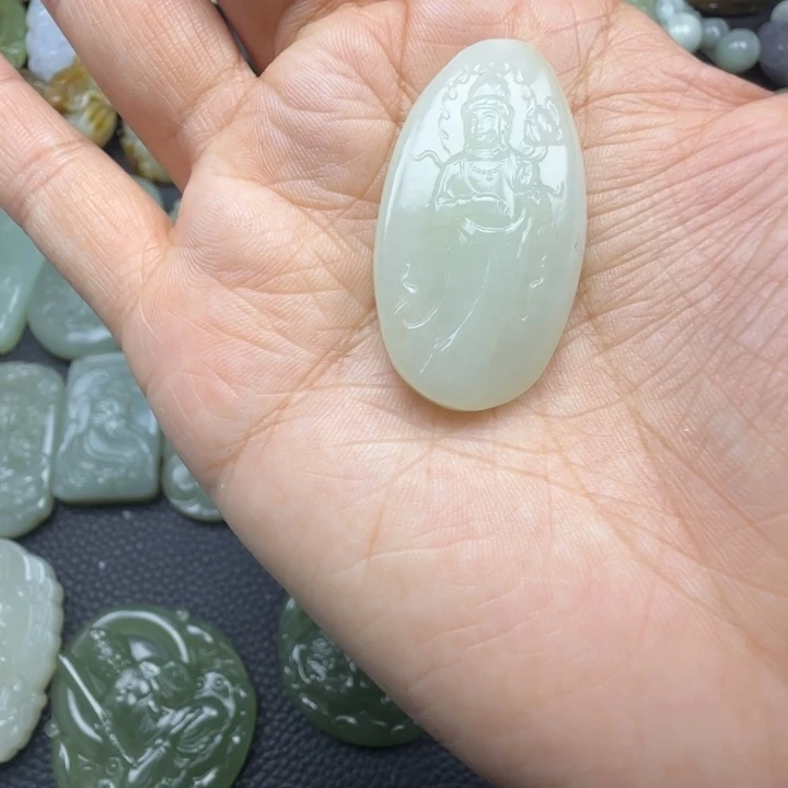 和田玉未镶嵌颈饰