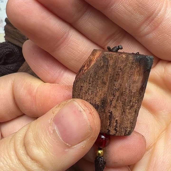 藤类降真香随形吊坠大小不一