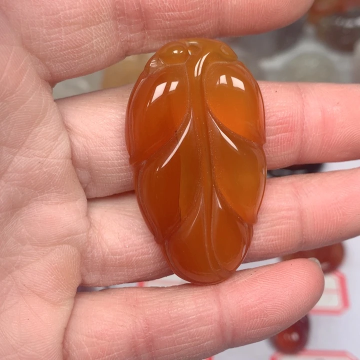 玛瑙/玉髓颈饰未镶嵌木*?