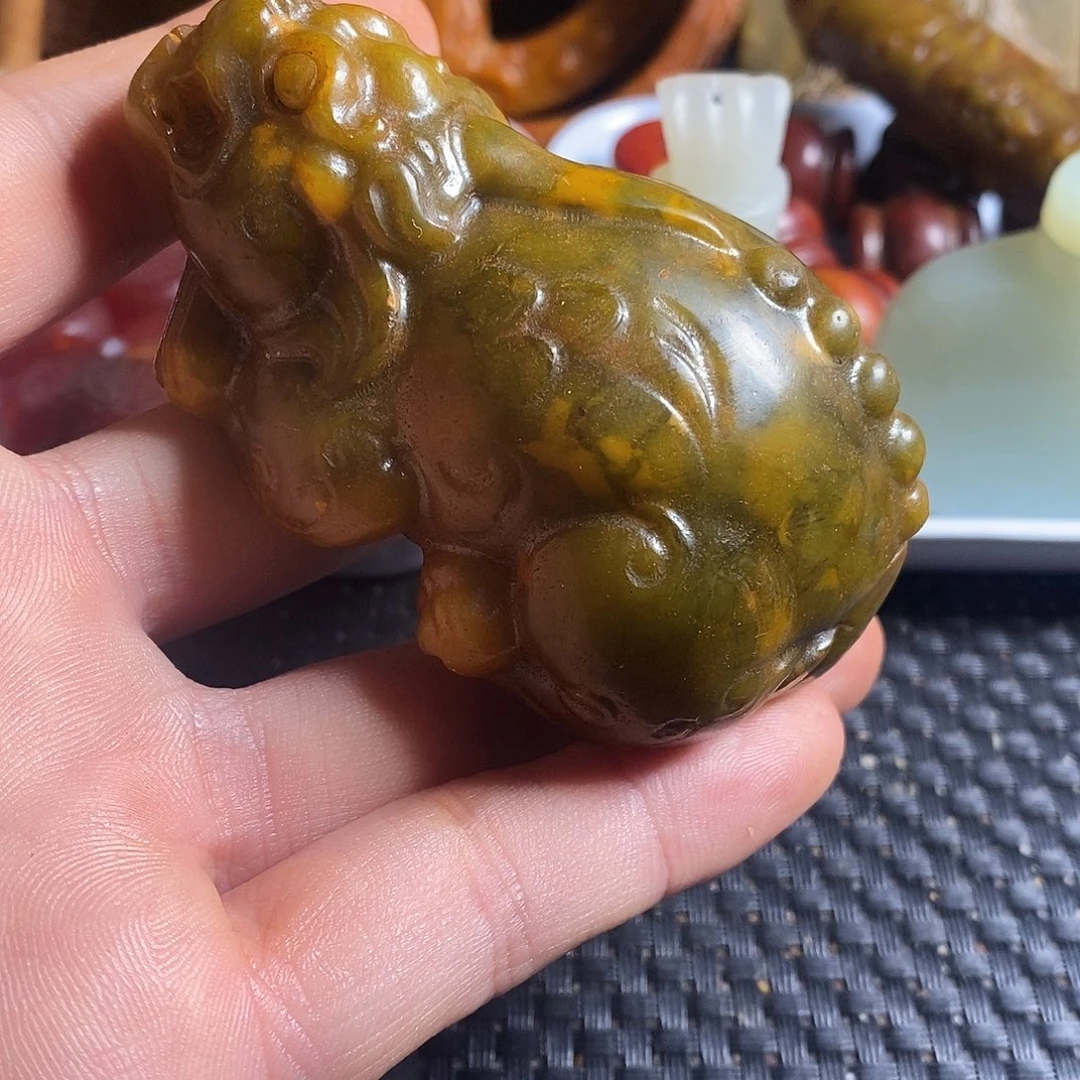 岫玉未镶嵌珠宝奇石