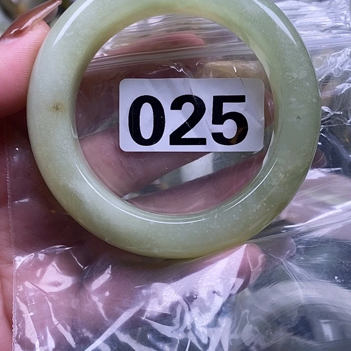 毛***毛蛇纹石玉未镶嵌手镯