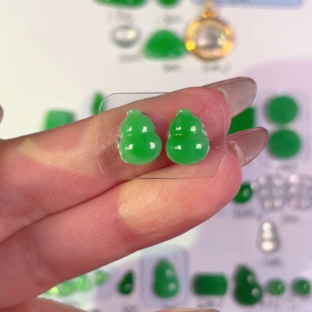 翡翠未镶嵌颈饰裸石