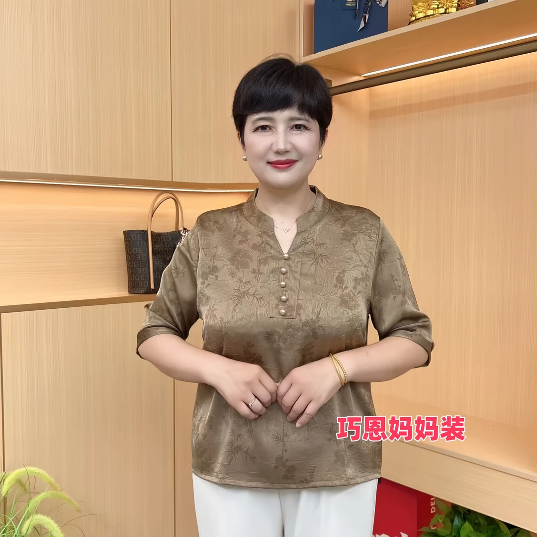 中老年妈妈夏季薄款中袖时尚宽松百搭印花T恤V领上衣