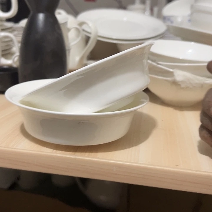 国营尾货骨瓷浮雕反口碗一对