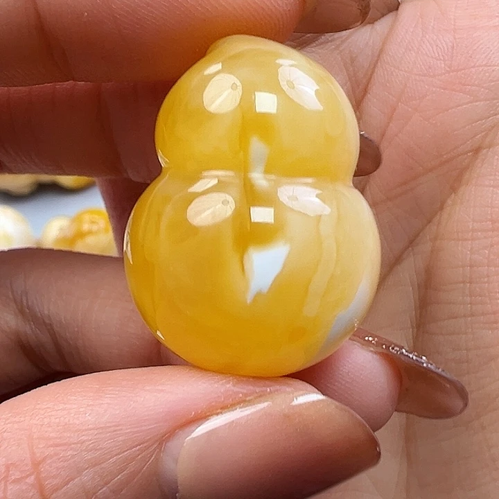 蜜蜡未镶嵌珠宝奇石
