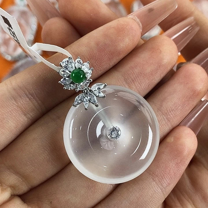 妮***猪石英质玉银S925镶嵌颈饰