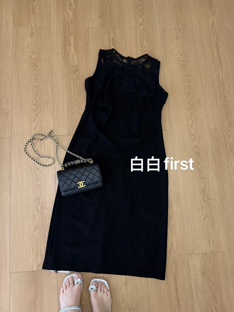 《白白first》2025气质百搭时尚领子带蕾丝边修身连衣裙显瘦
