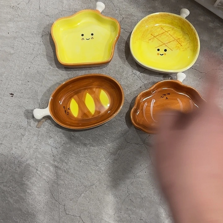 钛合金4个味碟1111111111111111111111111111111