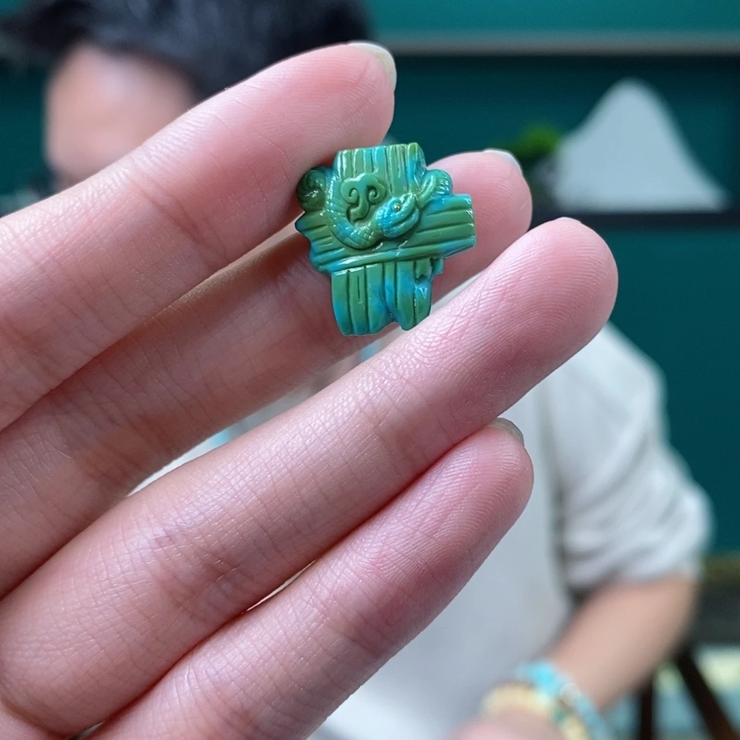 绿松石未镶嵌珠宝奇石