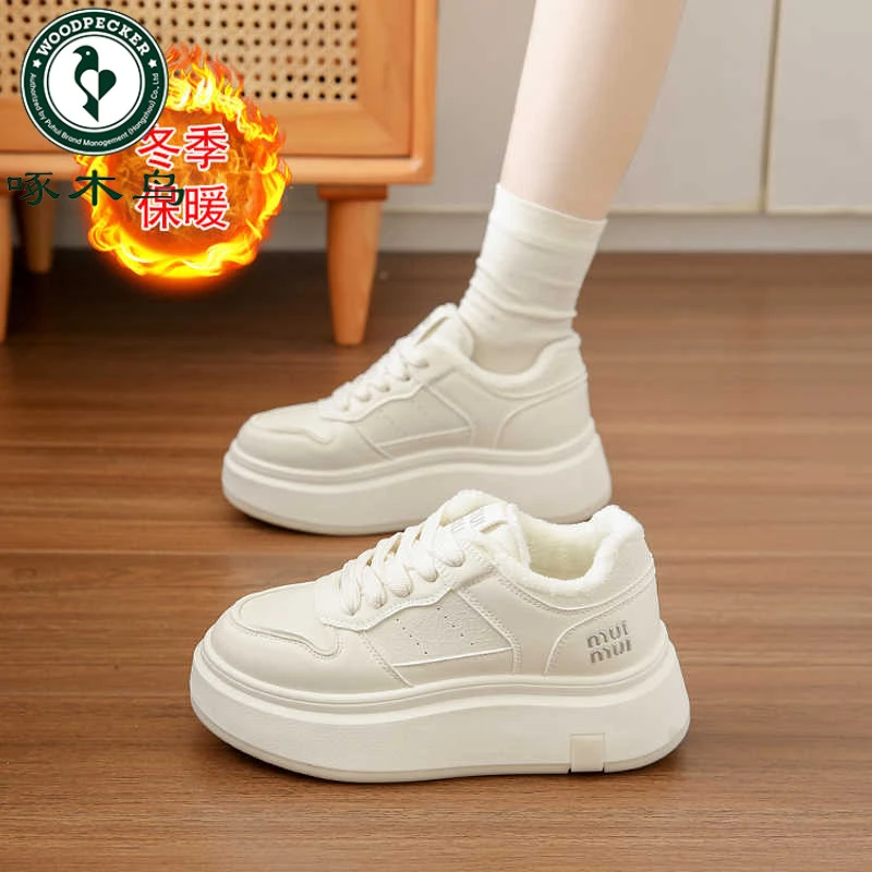 啄木鸟踩屎感加绒二棉小白鞋女款冬季2024新款爆款运动休闲鞋百搭
