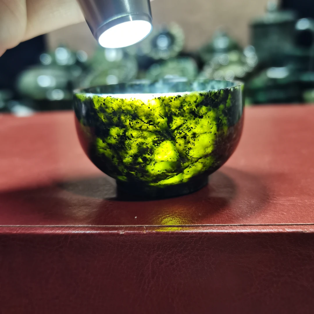 藏玉药王石精品杯口直径5.2高3.3厘米容量30毫升杯子