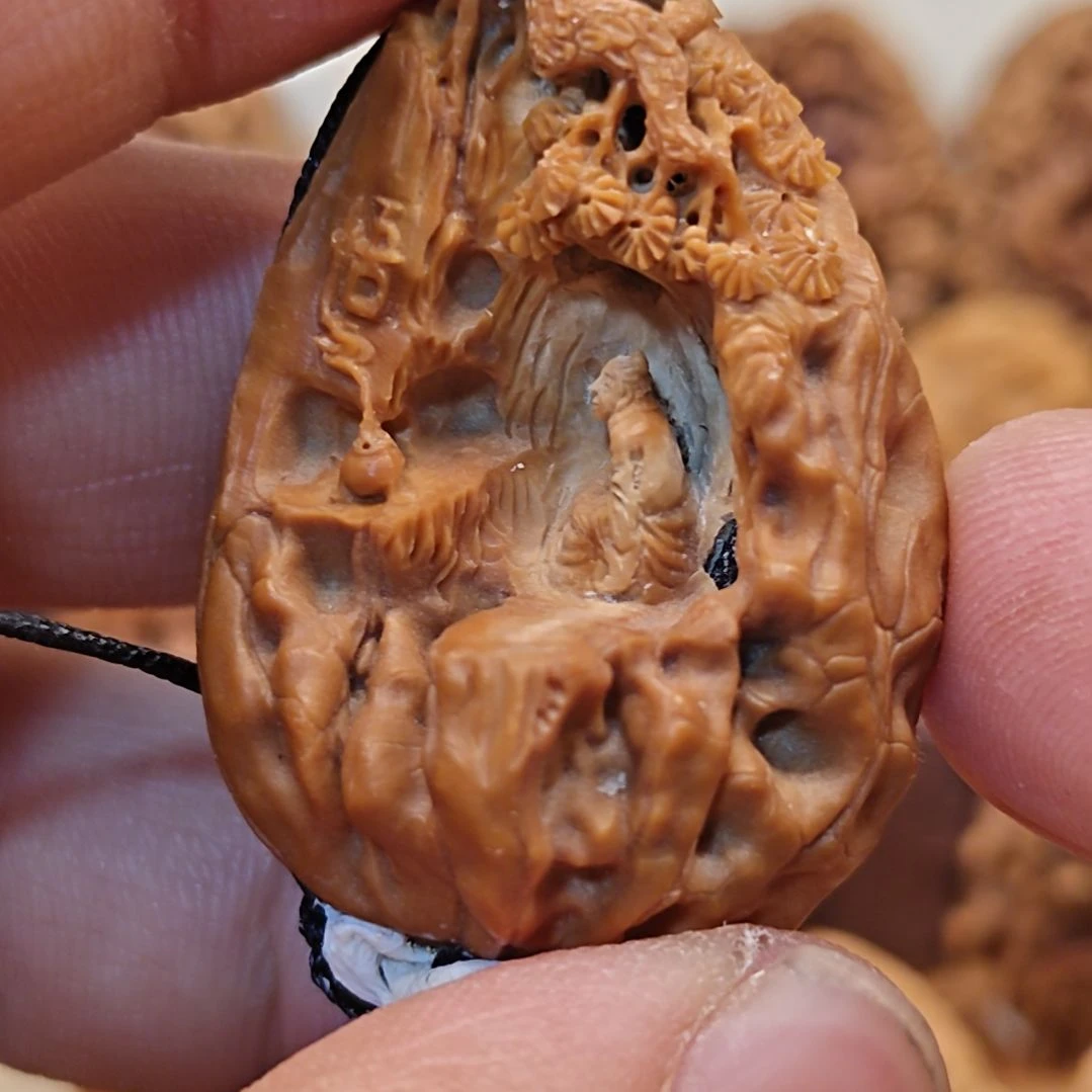 核桃吊坠纯手工雕刻悟（特价不退不换）