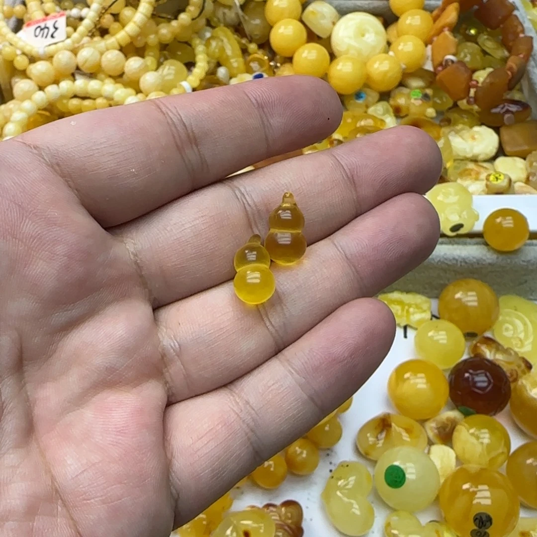 琥珀未镶嵌裸石1.15克