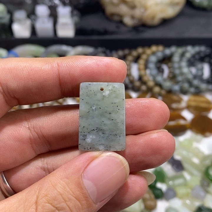 和田玉未镶嵌车挂