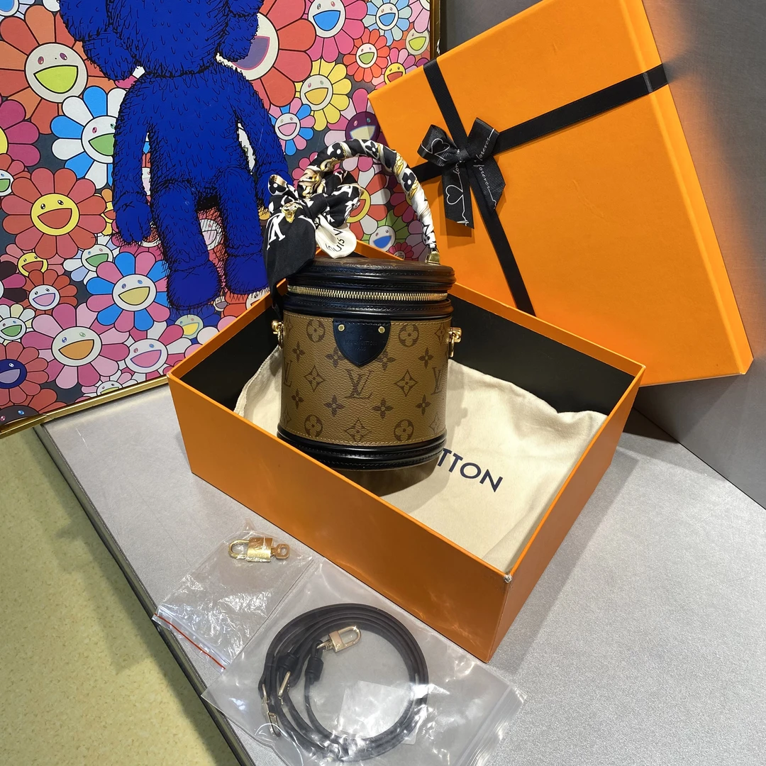 95新 LouisVuitton/路易威登 LV   经典老花发财桶 手提斜挎包