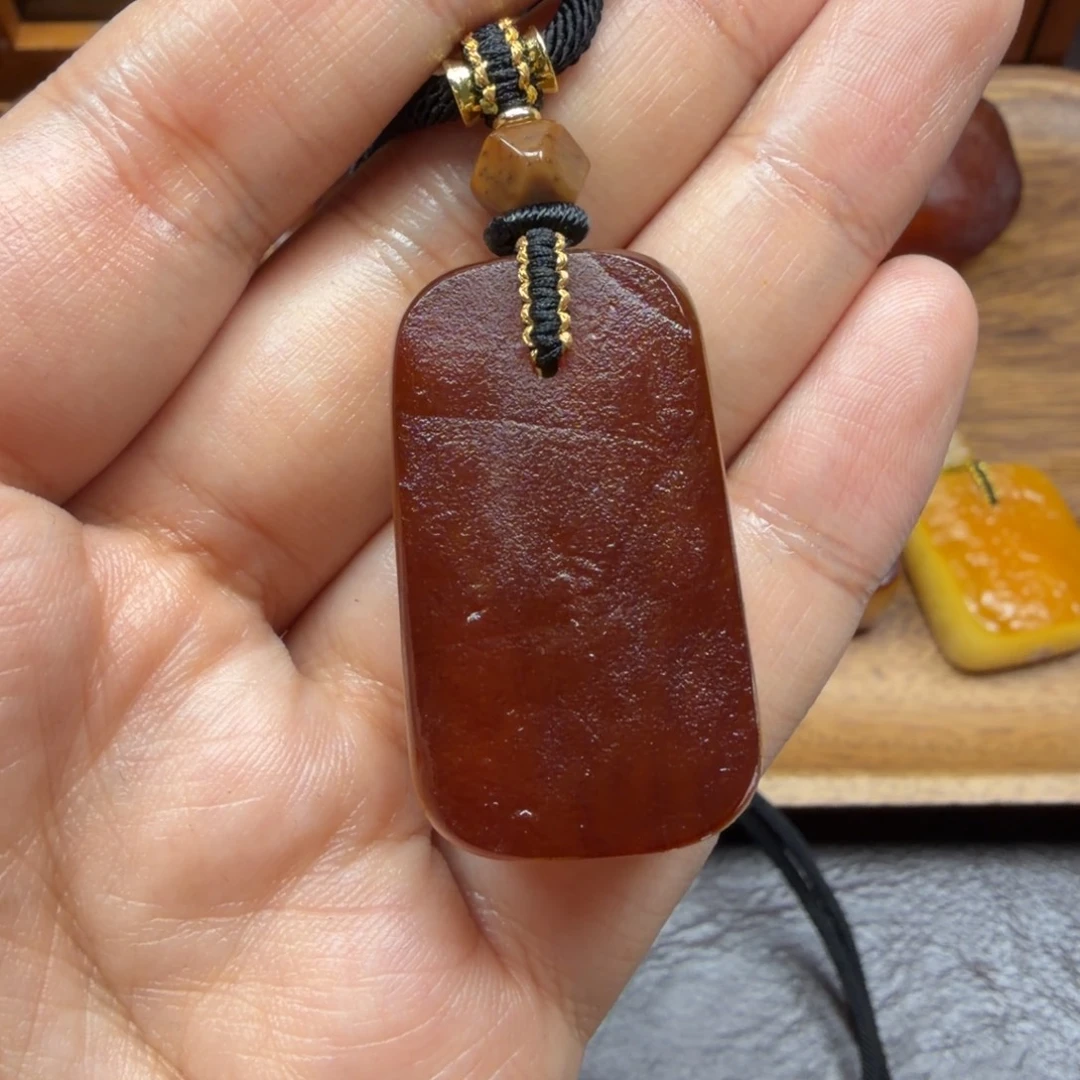 琥珀未镶嵌吊坠(赠链)