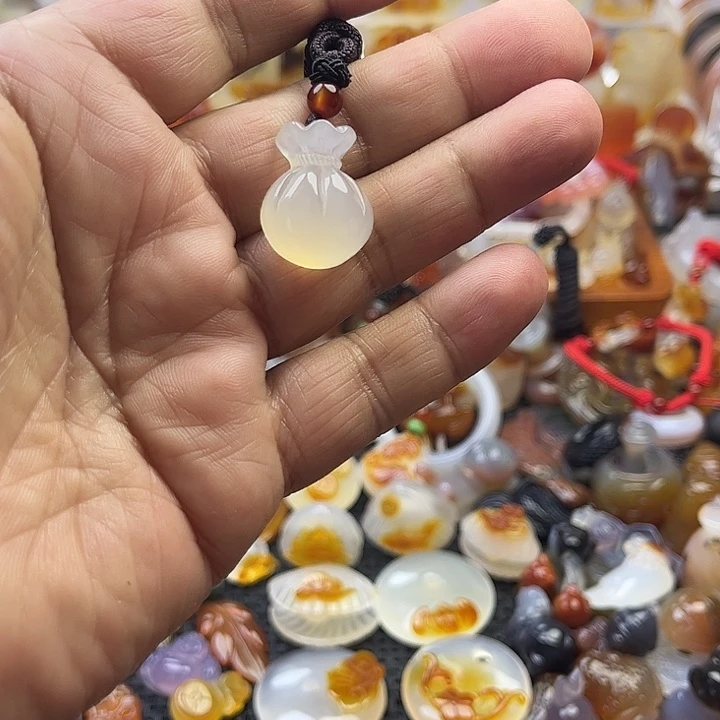 玛瑙/玉髓未镶嵌颈饰