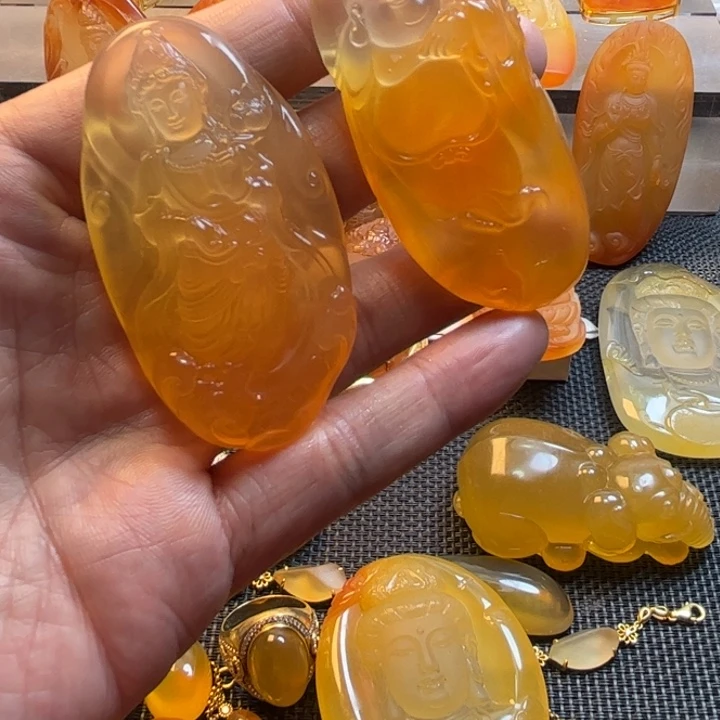 石英质玉未镶嵌颈饰麦***了