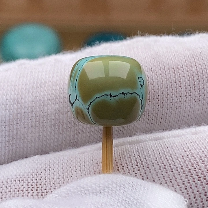 绿松石未镶嵌珠宝奇石12