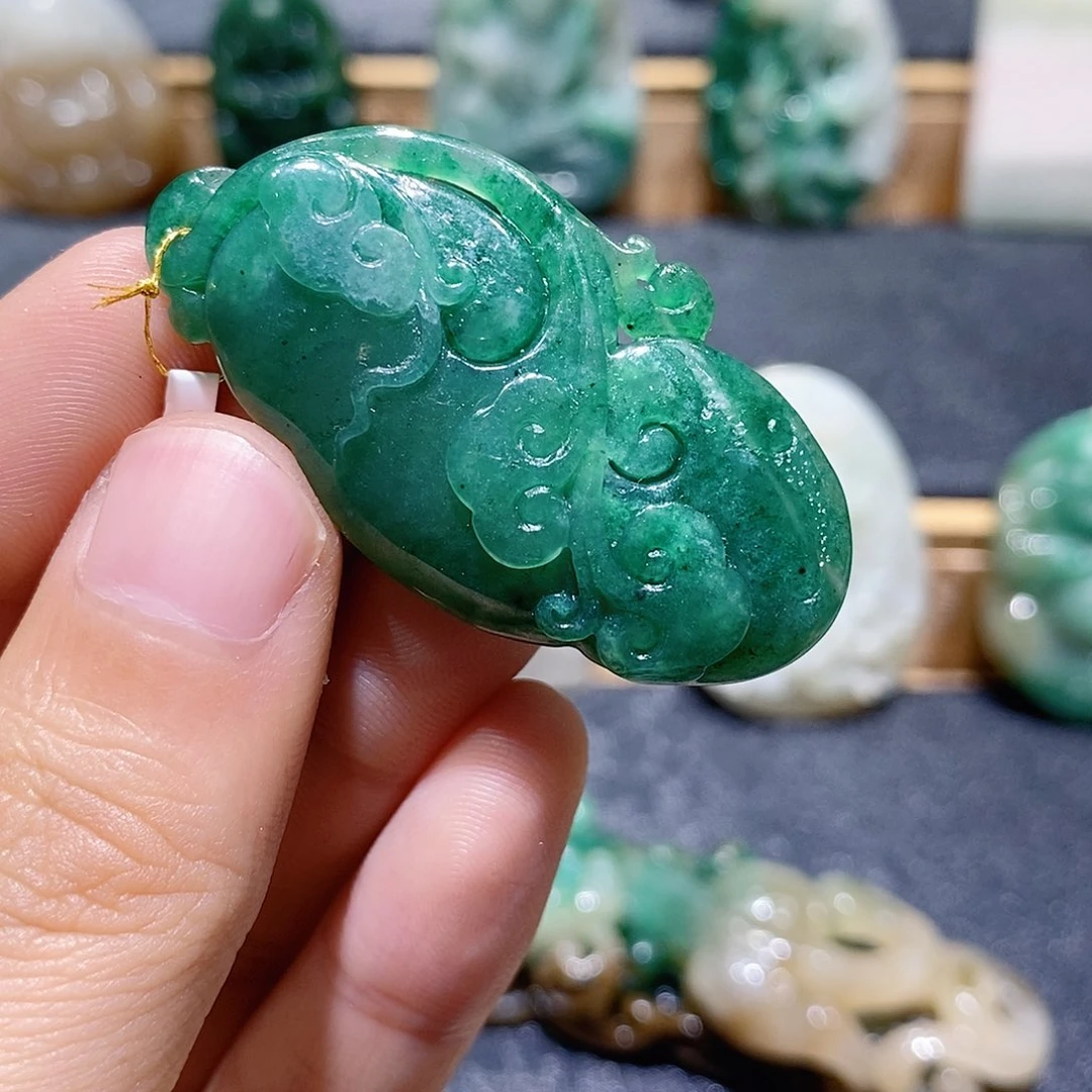 独山玉未镶嵌吊坠