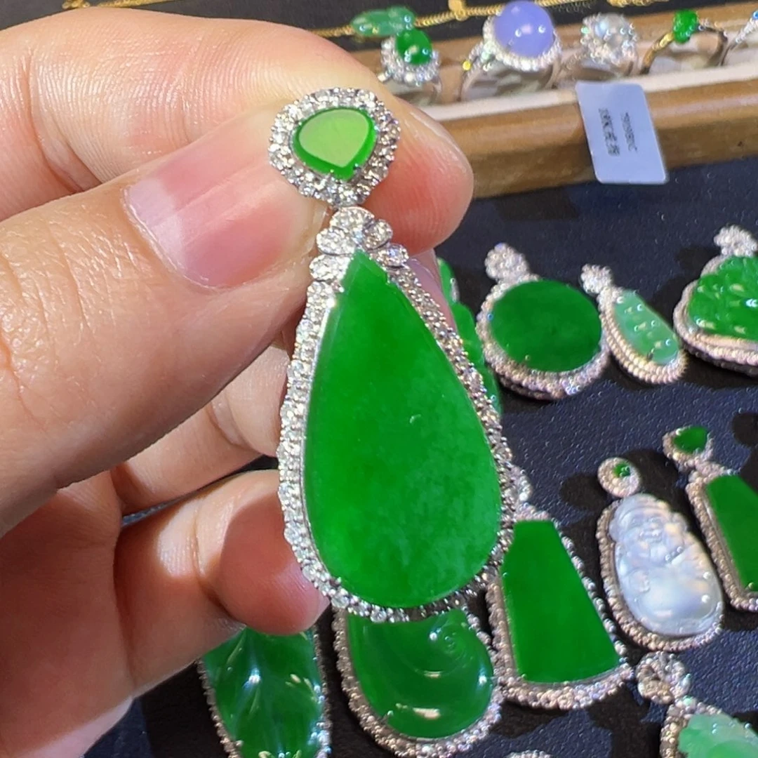 翡翠18K金镶嵌吊坠(不含链)